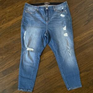 Torrid sky rise skinny premium stretch cropped‎ denim jeans in medium wash